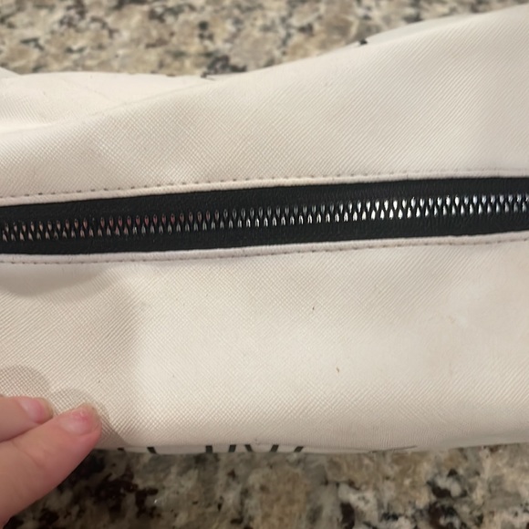 Rae Dunn Feyonce Makeup Bag - Picture 2 of 2